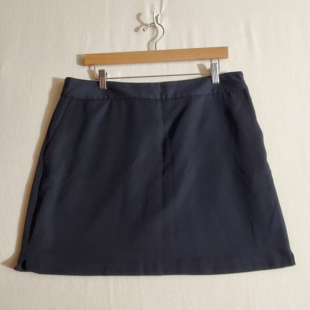 Izod | XFG Black Golf Skort | Size 14